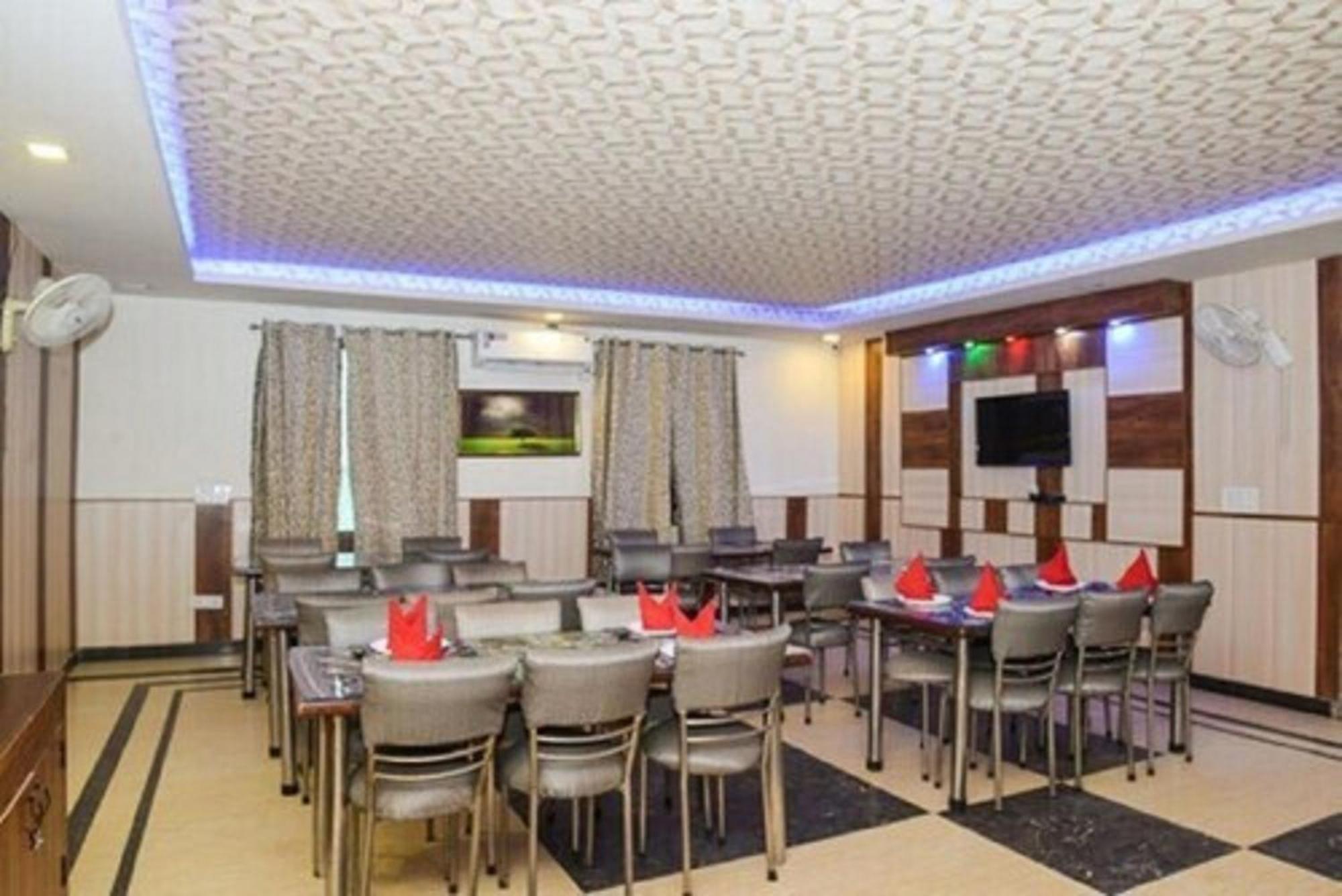 Hotel Shanti House New Delhi Karnail Singh Stadium Gate No 1 Dış mekan fotoğraf